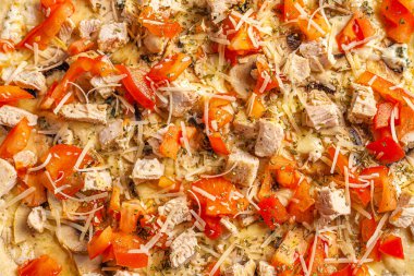 Pizzanın üstünü kapat. Pizza sosunun makro fotoğrafı..