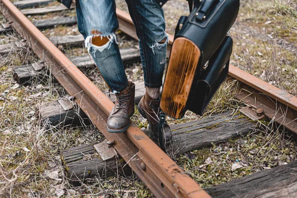 Tipo Con Botas Gamuza Otoño Ferrocarril Concepto Senderismo Viajes Ropa — Foto de Stock