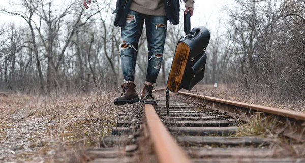 Tipo Con Botas Gamuza Otoño Ferrocarril Concepto Senderismo Viajes Ropa — Foto de Stock