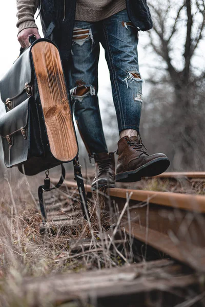 Tipo Con Botas Gamuza Otoño Ferrocarril Concepto Senderismo Viajes Ropa — Foto de Stock