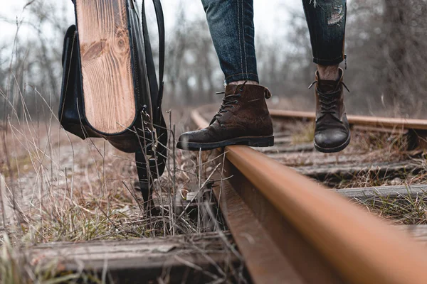 Tipo Con Botas Gamuza Otoño Ferrocarril Concepto Senderismo Viajes Ropa — Foto de Stock