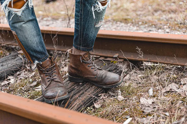 Tipo Con Botas Gamuza Otoño Ferrocarril Concepto Senderismo Viajes Ropa — Foto de Stock