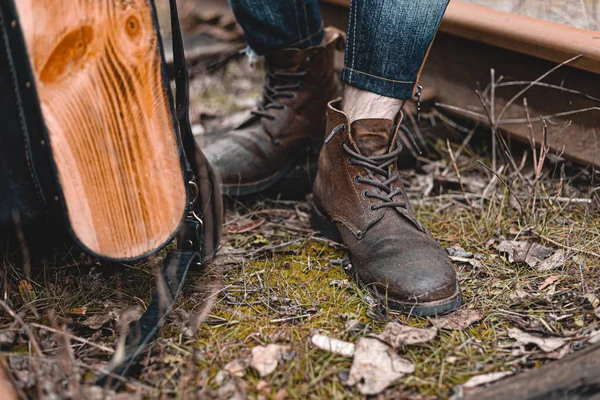 Guy Suede Autumn Boots Railway Concept Hiking Travel Practical Clothes — Stock Photo, Image