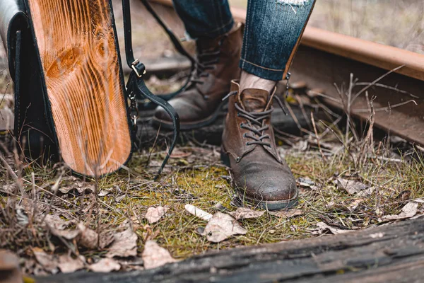 Tipo Con Botas Gamuza Otoño Ferrocarril Concepto Senderismo Viajes Ropa — Foto de Stock