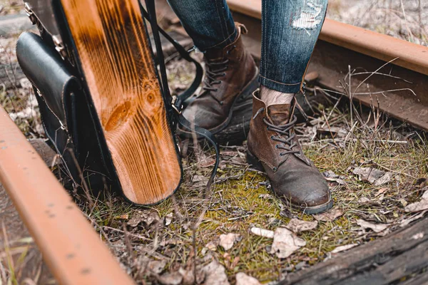 Tipo Con Botas Gamuza Otoño Ferrocarril Concepto Senderismo Viajes Ropa — Foto de Stock