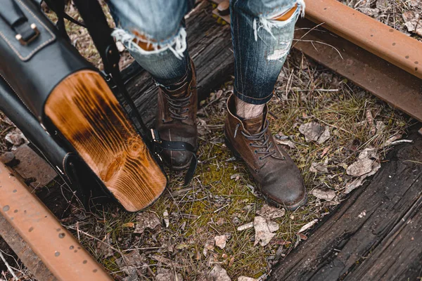 Tipo Con Botas Gamuza Otoño Ferrocarril Concepto Senderismo Viajes Ropa — Foto de Stock