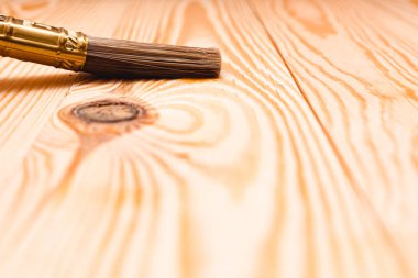 Yakın plan ahşap kaplama için fırça. Bir inşaat fırçasının stok fotoğrafı.