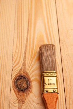 Yakın plan ahşap kaplama için fırça. Bir inşaat fırçasının stok fotoğrafı.