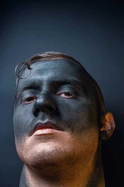 Foto Stock Cara Masculina Arte Del Maquillaje Guapo Caucásico Hombre —  Fotos de Stock