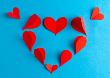 Origami tebrik kartı için boş kalpler. Stok fotoğraf üst görünümü.