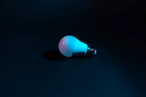 Smart Led Lampe Wirtschaftlich Und Langlebig Mit Der Fähigkeit Farbe — Stockfoto