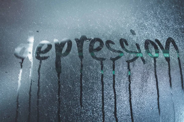 Παράθυρο Σταγόνες Βροχής Στοκ Φωτογραφία Επιγραφή Κατάθλιψη Υγρό Γυαλί — Φωτογραφία Αρχείου