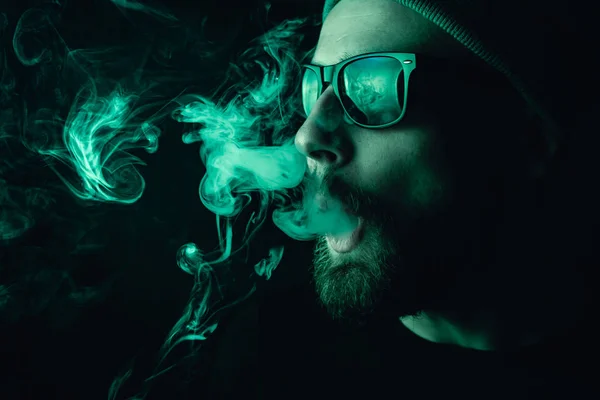 Portrait Bearded White Hipster Smoker Dark Background Studio Stock Photo — Stock Photo, Image