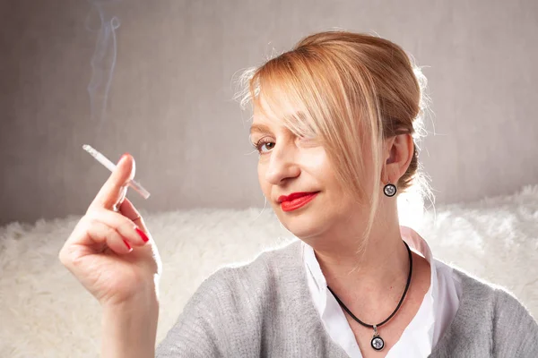 Middle Aged Woman Smokes Living Room Stock Photo Happy Smoker — Stock Photo, Image