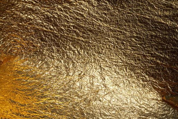 Vékony Gyűrött Fólia Textúrája Gyűrött Fólia Háttér Készletfotó Fólia Arany — Stock Fotó