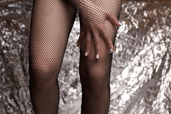 Krásné Samičí Nohy Síťovaných Punčocháčích Stock Fashion Black Mesh Punčocháče — Stock fotografie