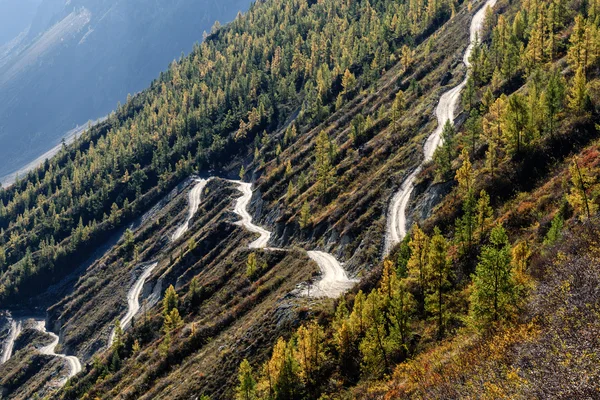Podzim na horách silniční průsmyk — Stock fotografie