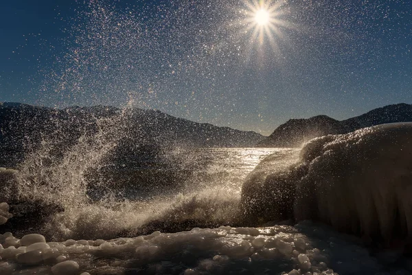 바다 산 얼음 일 많아요 — 스톡 사진