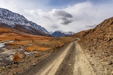 dağlar yol nehir sonbahar bulutlar 
