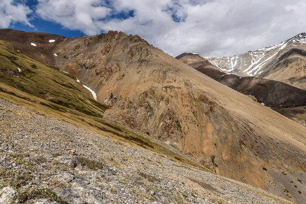 Mountain snow peak clouds — Stock Photo, Image