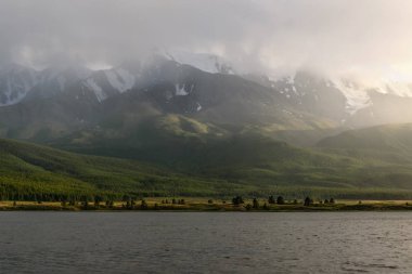 dağlar göl bulutlu güneş ışığı sis 