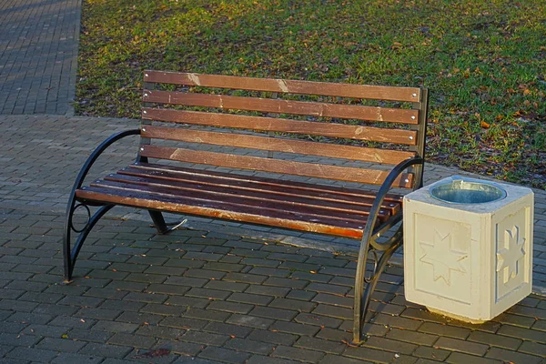 Graceful Bench Rest City Park — Stock Photo, Image