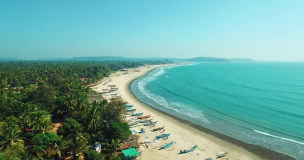 マンドレム ゴア、インドのビーチの空撮. — ストック動画