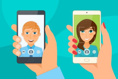 Sevimli küçük kız ve genç çocuk alır bir smartphone kullanarak selfie