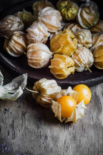 Tatlı portakal organik cape bektaşi ahşap arka plan üzerinde