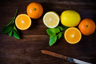 Portakal ve limon yaprakları ile