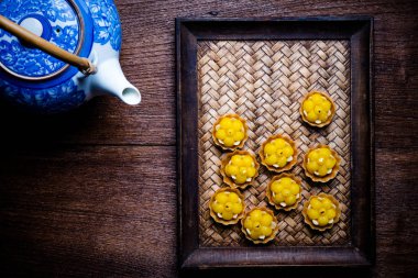 Kanom Jamongkut bir taç gibi sarı sweetmeat çoğunlukla gibi 