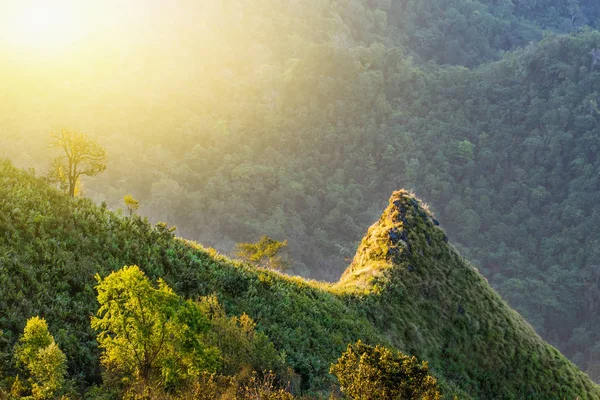 Sunrise at Phu chee dao peak of mountain in Chiang rai,Thailand — Stock Photo, Image