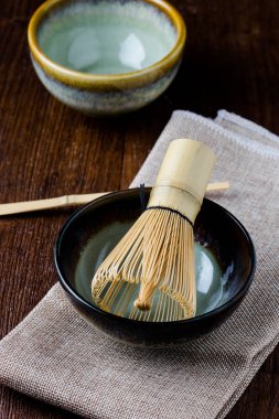 Japon çay caddy ve fırçalamak için çay töreni