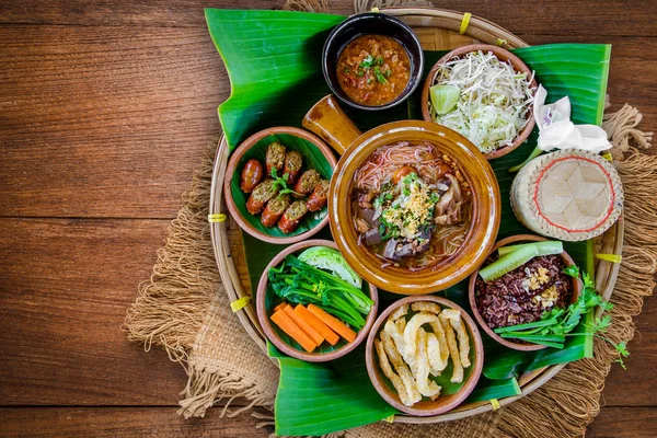 전통 북부 태국 음식. — 스톡 사진