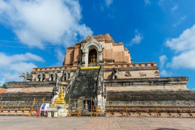 WAT Chedi Luang c tarihi merkezinde bir Budist tapınağı olduğunu