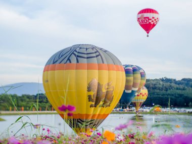 Chiangrai, Tayland - 30 Kasım 2017: sıcak hava balonu hazır