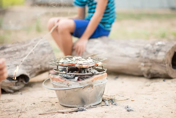 Asiático Pai Filho Fazendo Churrasco Juntos Atividade Livre — Fotografia de Stock