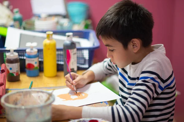 Criança Aprendendo Pintura Arte Artesanato Sala Aula Arte — Fotografia de Stock