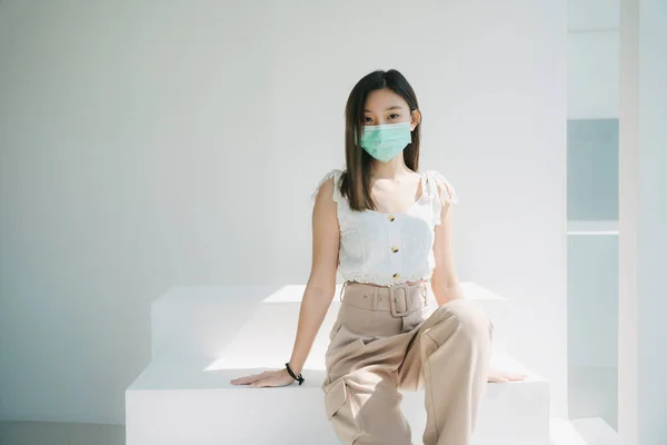 Beautiful Young Thai Woman Wearing White Shirt Doctor Mask Sitting — Stock Photo, Image