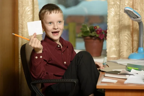 Der Mann Büro Benutzt Computertechnologie Demonstriert Einen Zettel Sitzt Einem — Stockfoto