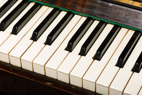 Cuerdas de piano afinación de sonido musi —  Fotos de Stock