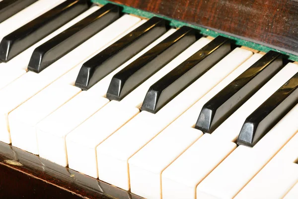 Cuerdas de piano afinación de sonido musi —  Fotos de Stock