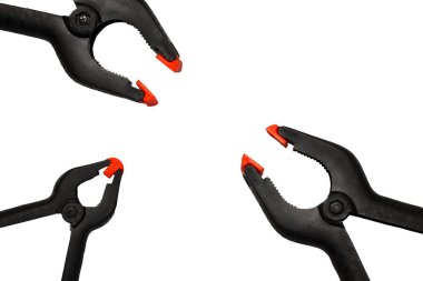 plastik mekanik el mengene kelepçe, beyaz zemin üzerine izole