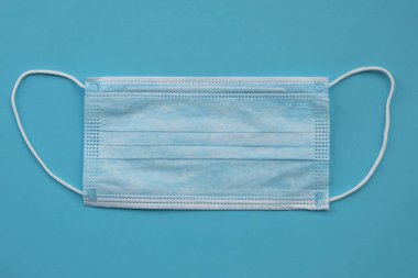 Cerrahi koruyucu maske. Koronavirüs karantinası kavramı. Tehlikeli Çin romanı virüsü Covid 19 ve grip