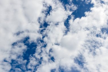 Gökyüzü bulutları, gökyüzü bulutlar ve güneş ışınlarıyla