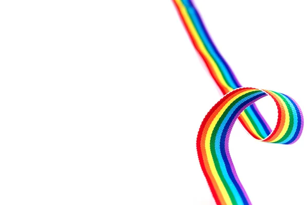 Приглашение на вечеринку. ЛГБТ-радужная лента, выделенная на белом фоне — стоковое фото