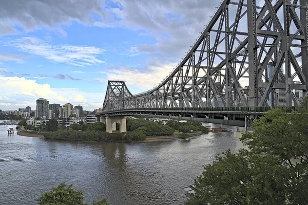 Die Skyline Von Brisbane Und Die Story Bridge — Stockfoto