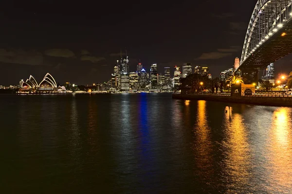 Sydney Opera House Por Noche Desde Milsons Point Con Horizonte — Foto de Stock