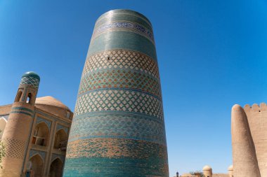 Khiva / Özbekistan: 08.20.2019-Khiva 'daki ünlü pazar caddesinin manzarası