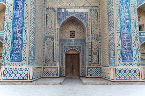 Hoofdingang Van Mirzo Ulughbeg Madrasa Bukhara — Stockfoto